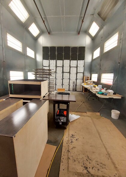 More Photos Of 106 Queensland Cres Bay #150, Red Deer County Light Distribution For Lease