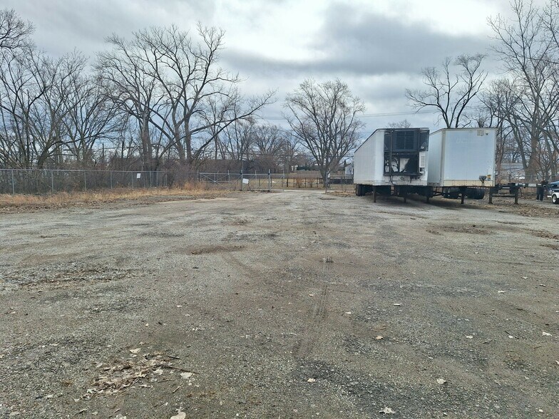 More Photos Of 4810 173rd St, Country Club Hills Land For Lease