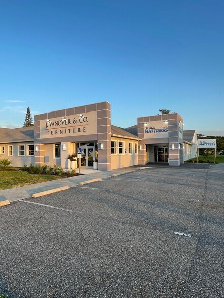 More Photos Of 3325 W New Haven Ave, Melbourne General Retail For Sale