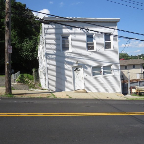 Primary Photo Of 5 Montague St, Yonkers Office For Lease