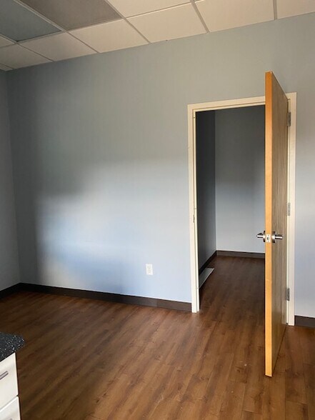 More Photos Of 5200 McDermott Rd, Plano Storefront Retail Office For Lease