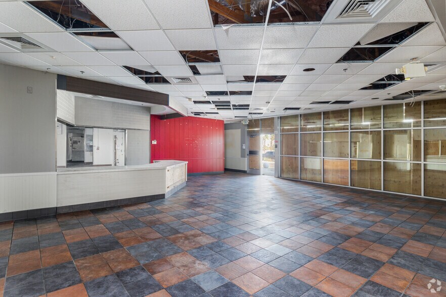 More Photos Of 725 S Palm Canyon Dr, Palm Springs Fast Food For Lease