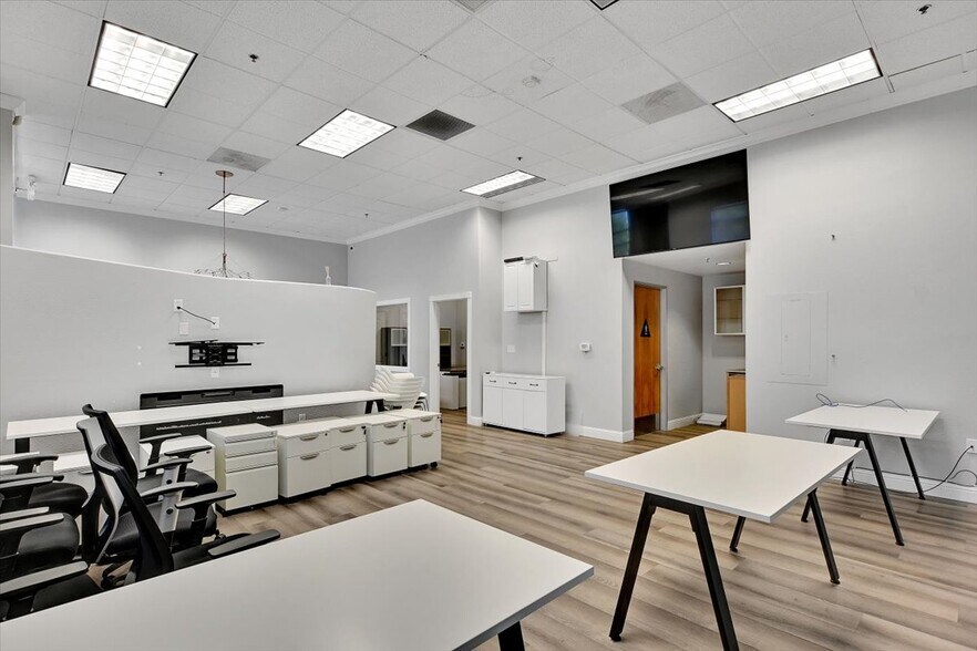 More Photos Of 4690 Duckhorn Dr, Sacramento Research And Development For Sale