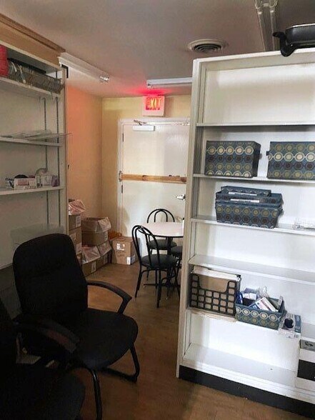 More Photos Of 2009 S 7th St, Hickman General Retail For Sale