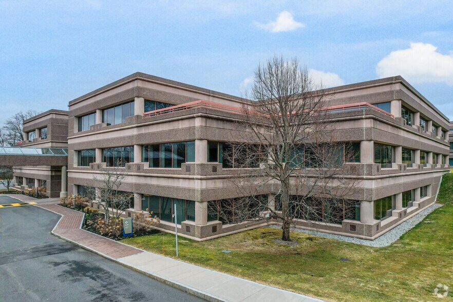 More Photos Of 404 Wyman St, Waltham Office For Lease