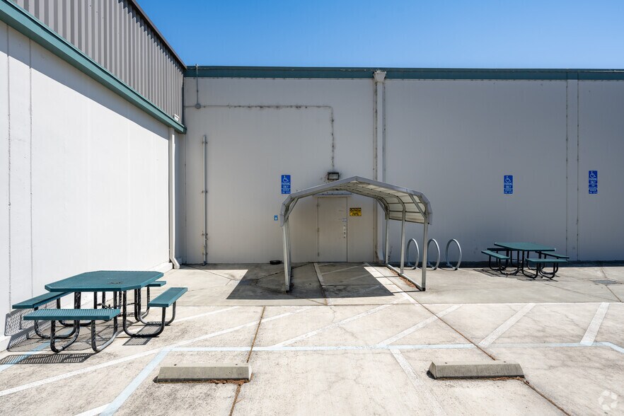 More Photos Of 3200 Lakeville Hwy, Petaluma Manufacturing For Lease