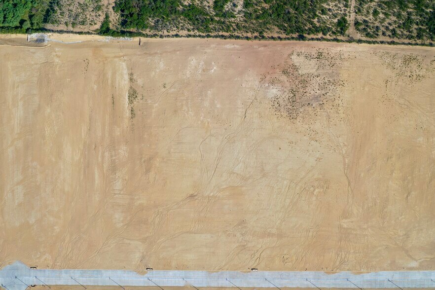 More Photos Of 302 Blue Ridge Pky, Laredo Industrial For Lease