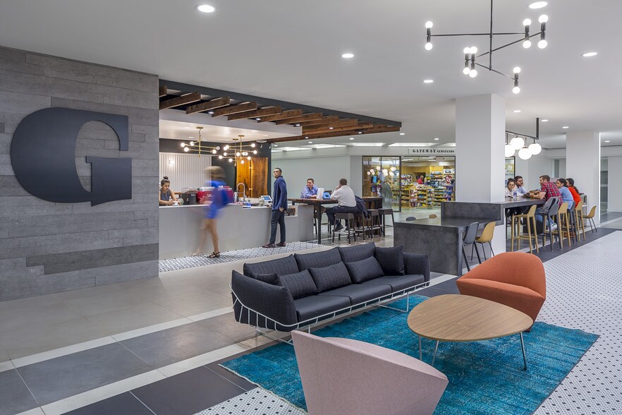 More Photos Of 3 Greenway Plz, Houston Office For Lease