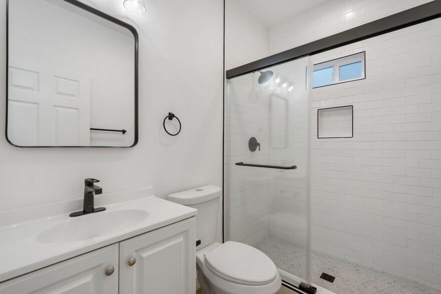 More Photos Of 12571 Kensington Ln, Garden Grove Apartments For Sale