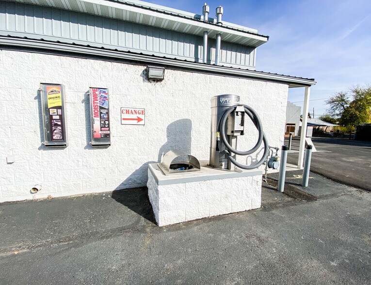More Photos Of 2450 10th St, Baker City Carwash For Sale
