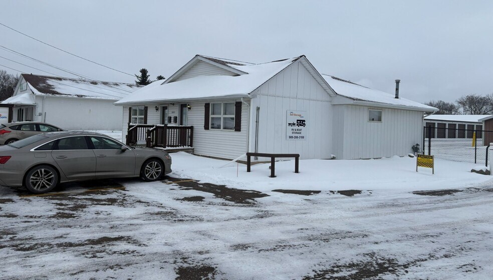 More Photos Of 1003 N Saginaw St, Durand Office For Lease