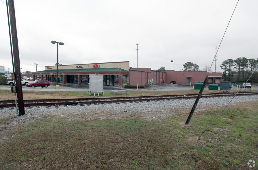 More Photos Of 1901-1929 Oleander Dr, Wilmington Unknown For Lease