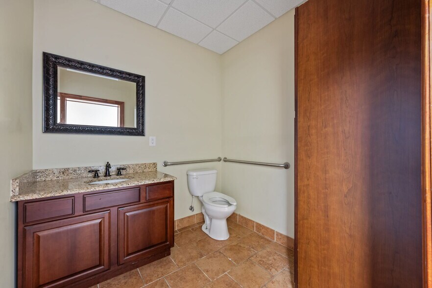 More Photos Of 441 Kinston Hwy, Richlands Office For Sale