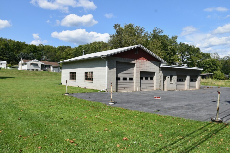 More Photos Of 4592 S Delaware Dr, Easton Auto Repair For Sale