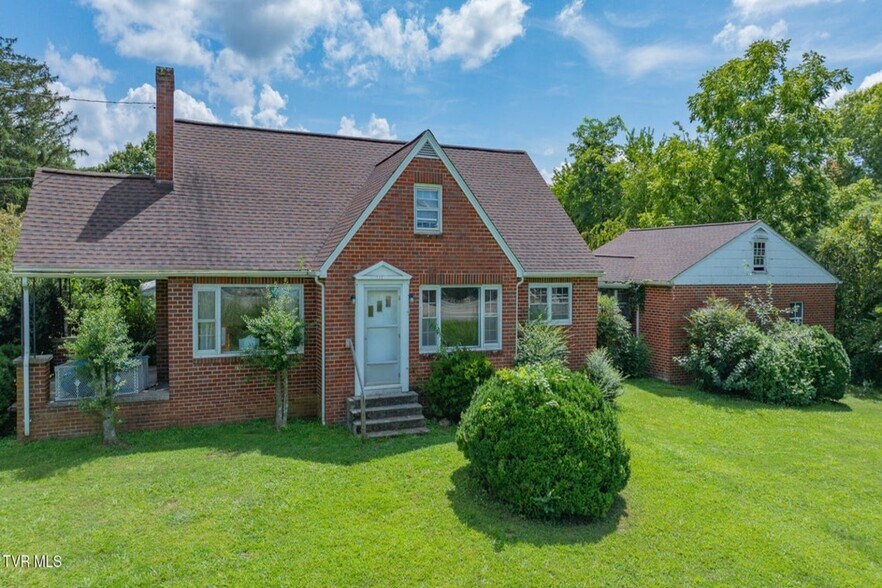 Primary Photo Of 100 Salvage Ln, Johnson City Apartments For Sale