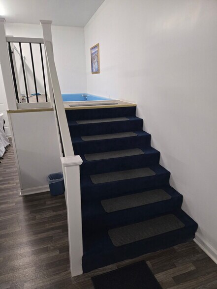 More Photos Of 109 Fontaine Dr, Ridgeway Funeral Home For Sale