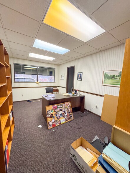 More Photos Of 3540 N Belt W, Belleville Medical For Sale