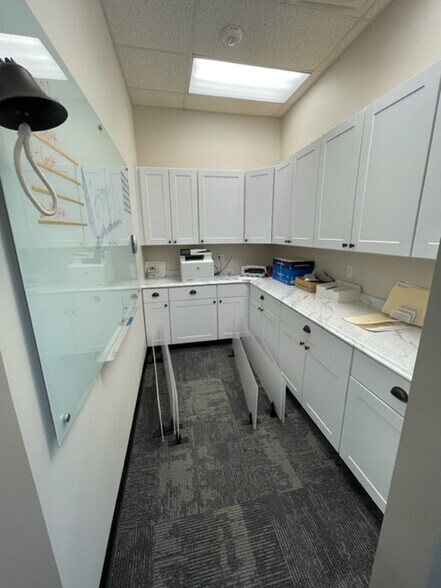 More Photos Of 10550 E Garden Dr, Aurora Freestanding For Lease