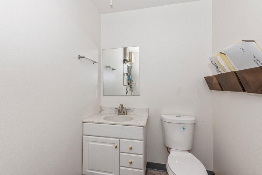 More Photos Of 266 S Magnolia Ave, El Cajon Office For Lease