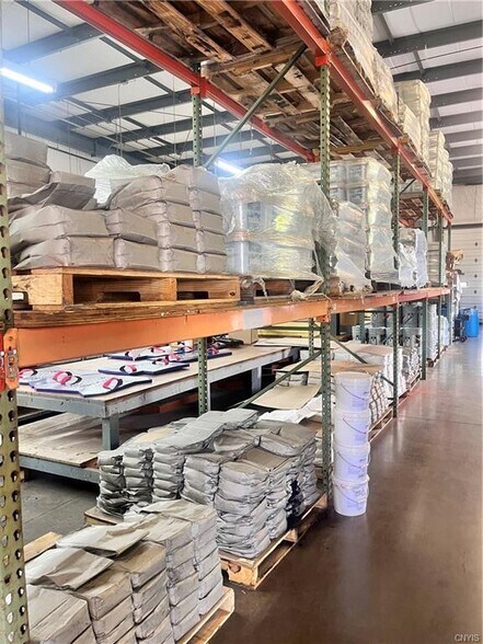 More Photos Of 325 Commerce Blvd, Liverpool Light Manufacturing For Sale