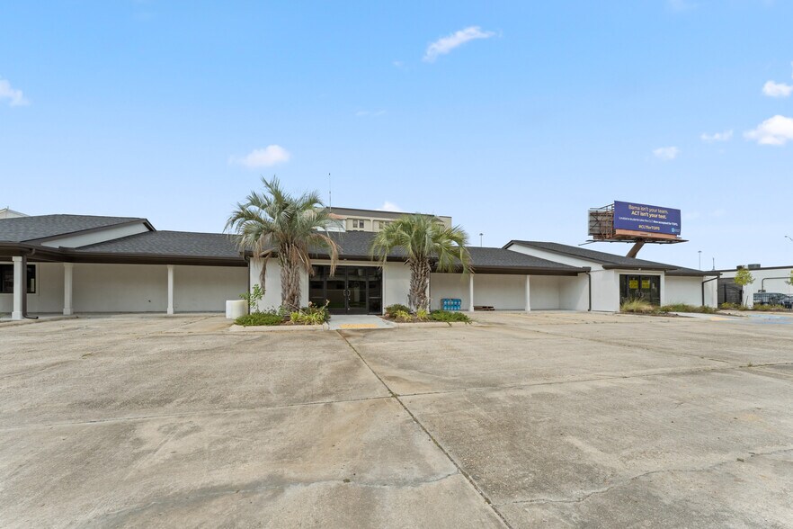 More Photos Of 2726 Continental Dr, Baton Rouge Medical For Lease