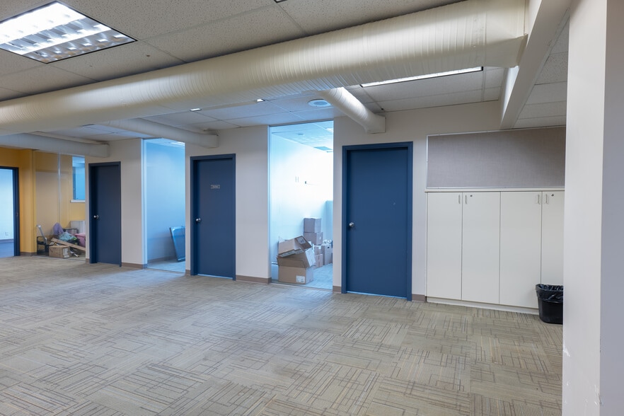 More Photos Of 422 6th St, New Westminster Loft Creative Space For Lease