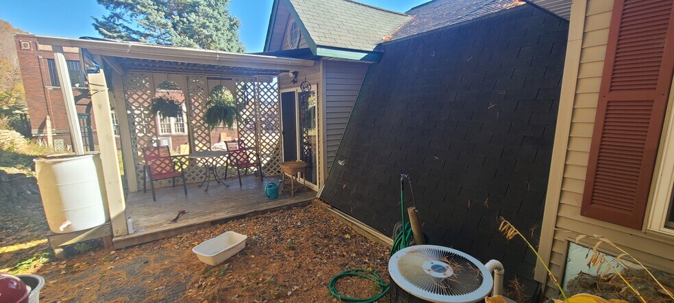 More Photos Of 208 North St, Marquette Specialty For Sale