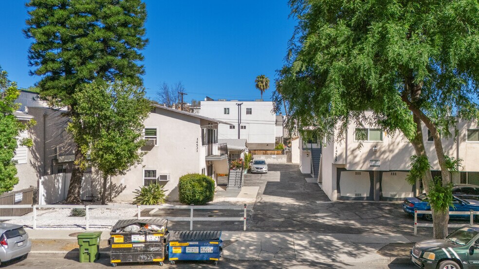 More Photos Of 14525 Albers St, Sherman Oaks Apartments For Sale