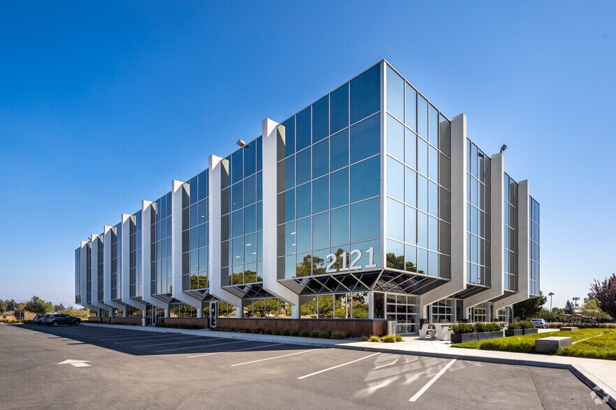 More Photos Of 2150 Towne Centre Pl, Anaheim Unknown For Lease