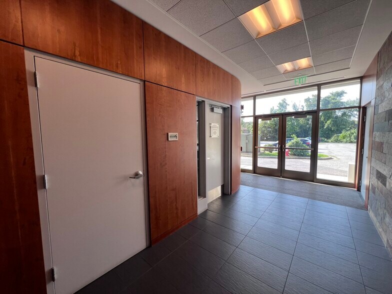 More Photos Of 6178 Oxon Hill Rd, Oxon Hill Medical For Lease