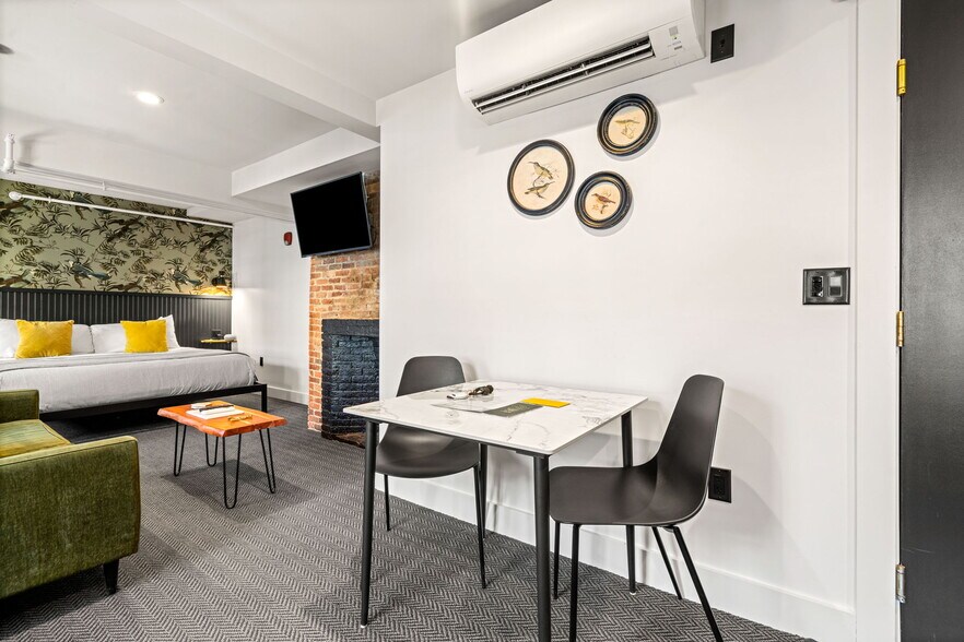 More Photos Of 409 The Hill, Portsmouth Hotel For Sale