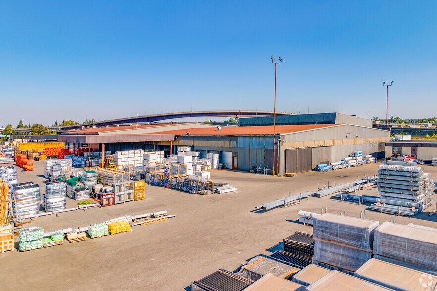 More Photos Of 9975 199B St, Langley Twp Manufacturing For Lease