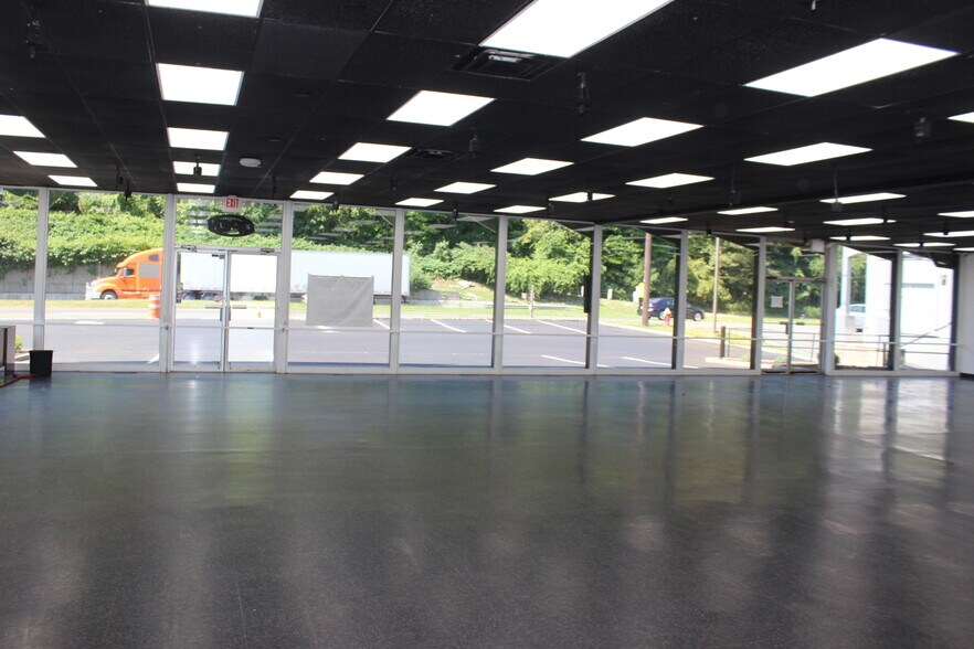 More Photos Of 1393-1395 Us Highway 46, Ledgewood Freestanding For Lease