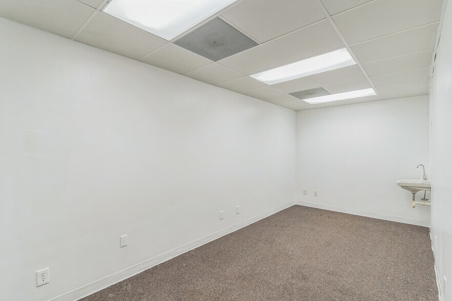 More Photos Of 210 N Westmonte Dr, Altamonte Springs Medical For Lease