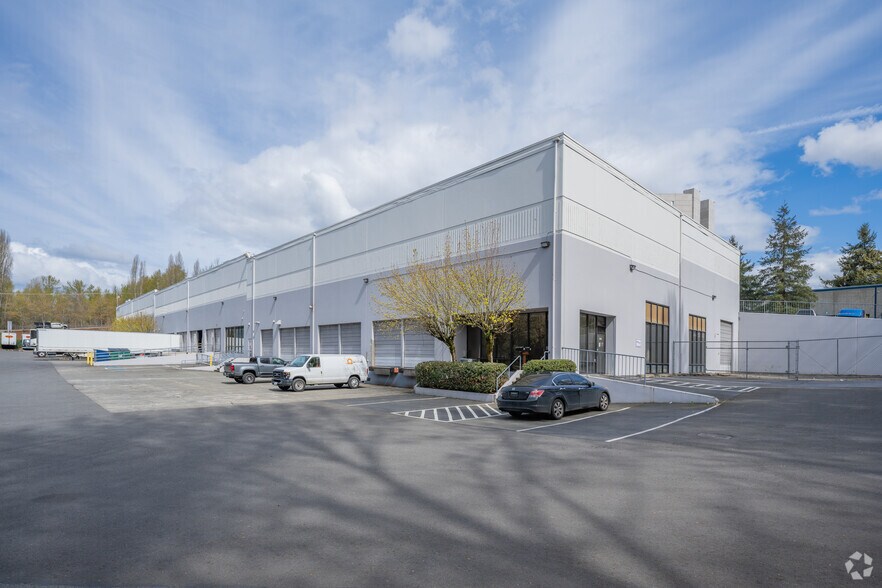 More Photos Of 2301-2383 S 200th St, Seatac Warehouse For Lease