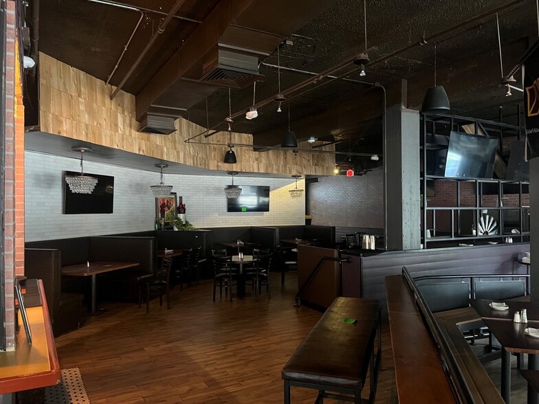 More Photos Of 1101 N Highland St, Arlington Office For Lease