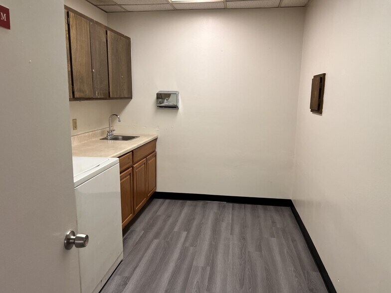 More Photos Of 9635 Monte Vista Ave, Montclair Office For Sale