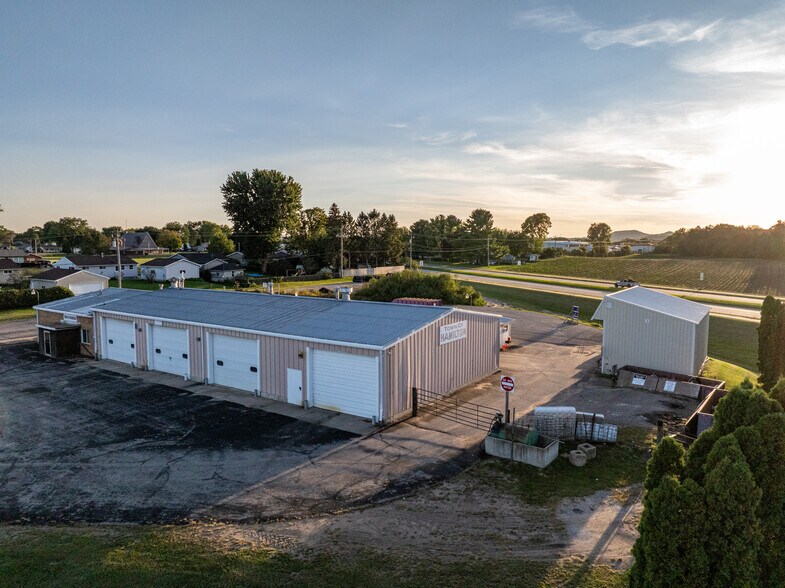 More Photos Of N5105 Leonard N, West Salem Flex For Sale