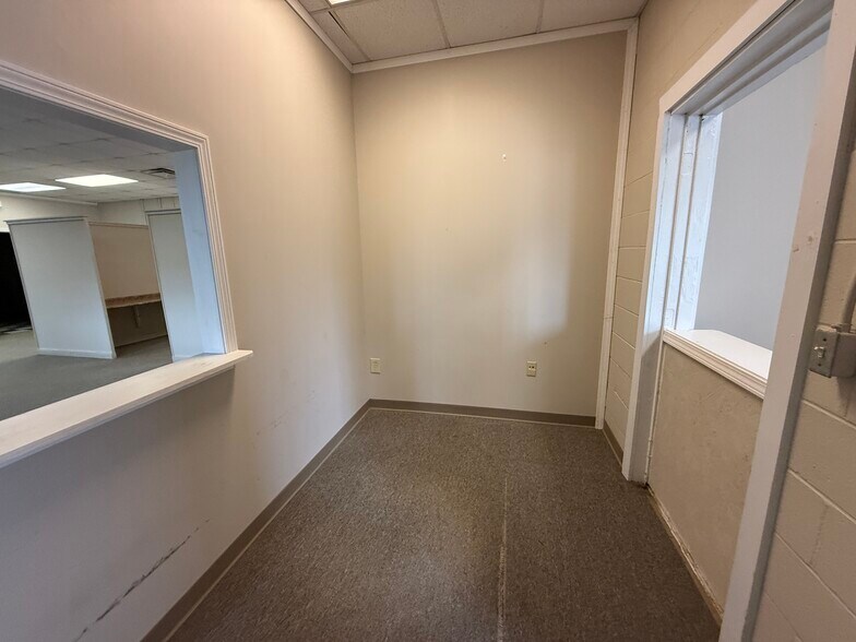 More Photos Of 21 Beech Grove Rd, Cullman General Retail For Sale