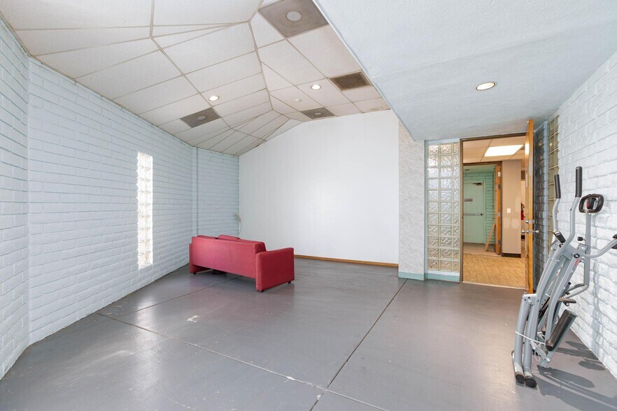 More Photos Of 872 E Sahara Ave, Las Vegas Medical For Lease