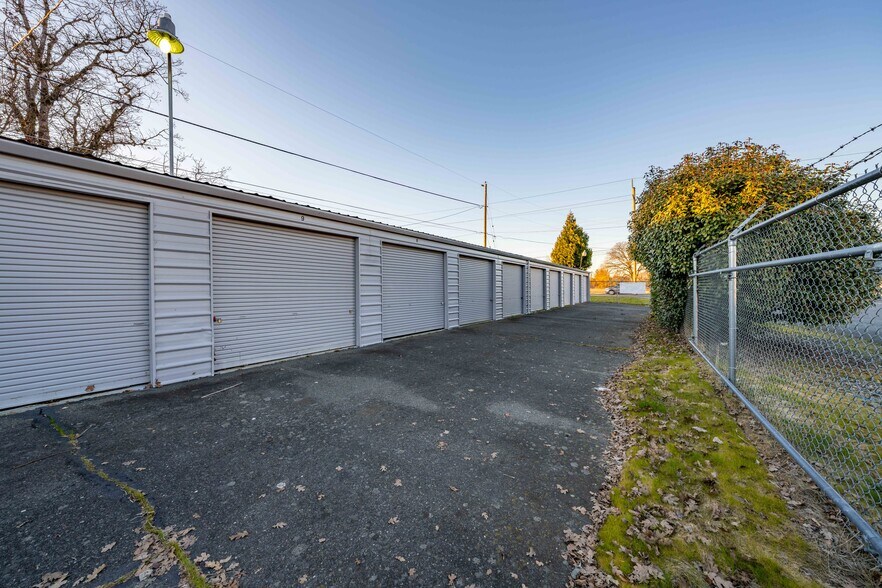 More Photos Of 100 Pardee Ln, Grants Pass Self Storage For Sale