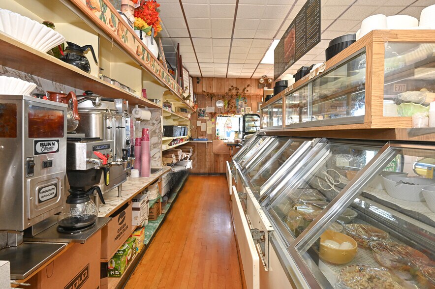 More Photos Of 1420 Park Ave, Merrick Convenience Store For Sale
