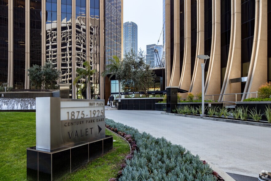 More Photos Of 1925 Century Park E, Los Angeles Office For Lease