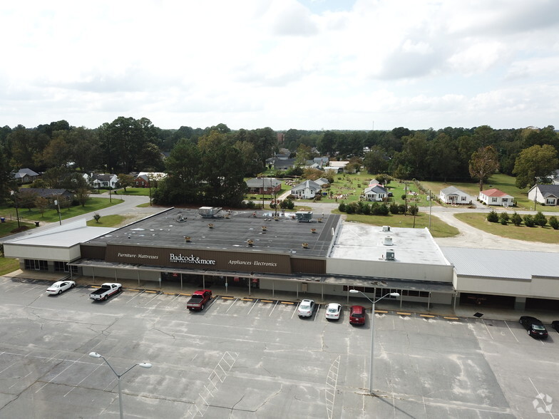 More Photos Of 331 Northeast Blvd, Clinton Unknown For Lease