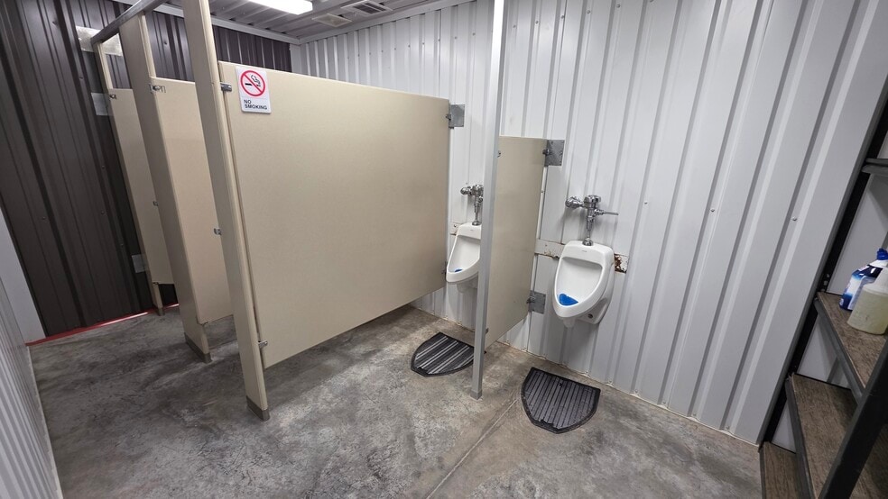 More Photos Of 8211 E County Road 62, Midland Warehouse For Sale