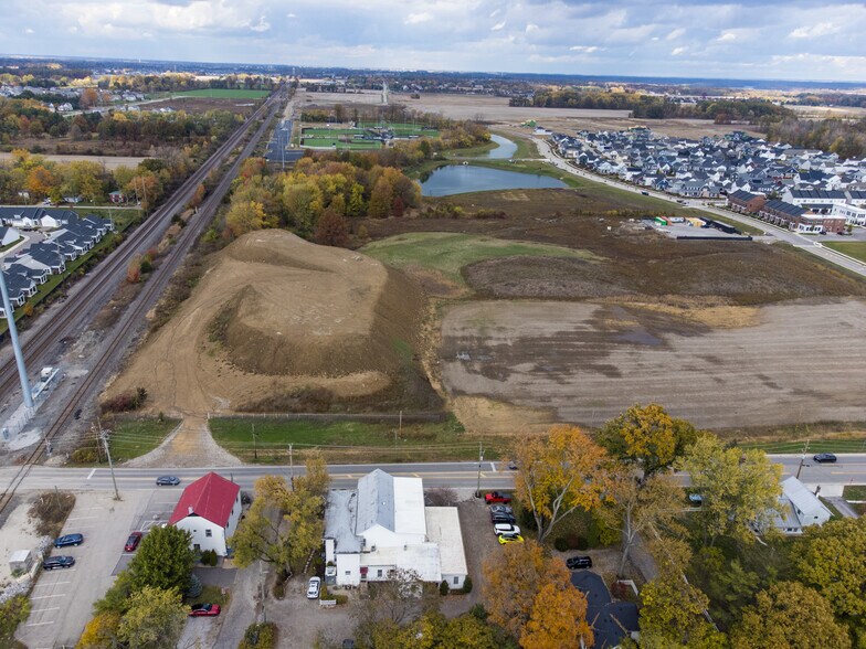 More Photos Of 1550 Lewis Center Rd, Lewis Center Freestanding For Sale