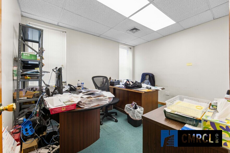 More Photos Of 131 Beverley, Brooklyn Flex For Lease