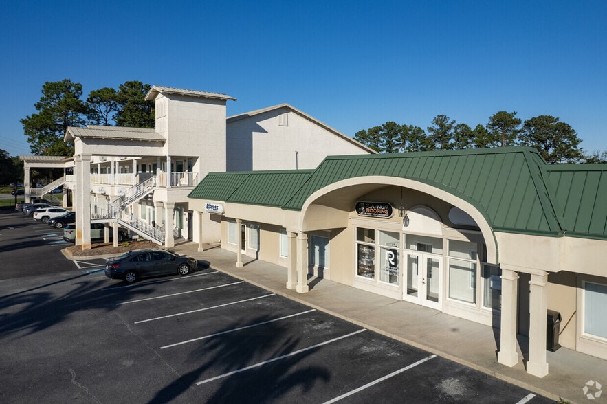 More Photos Of 664 Scranton Rd, Brunswick Office For Lease