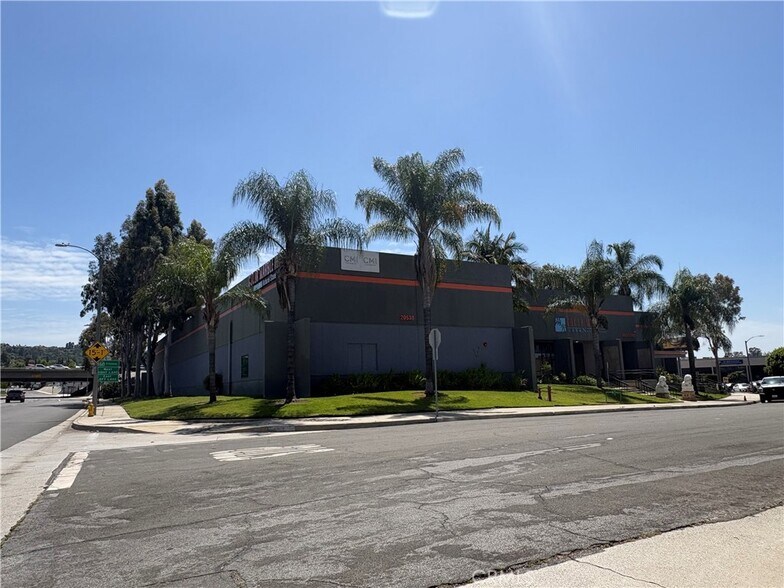 More Photos Of 20530 Earlgate St, Diamond Bar Warehouse For Lease