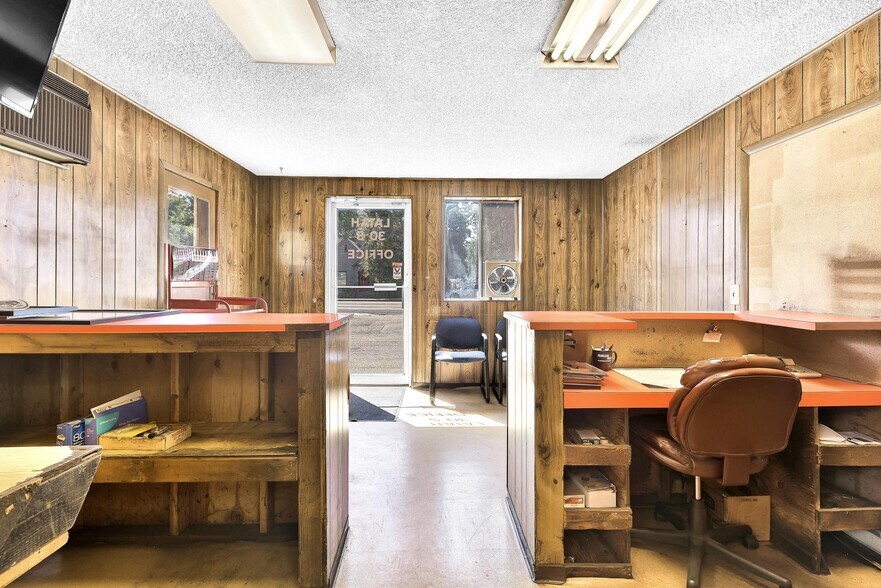 More Photos Of 30 S Latah St, Boise Auto Repair For Sale